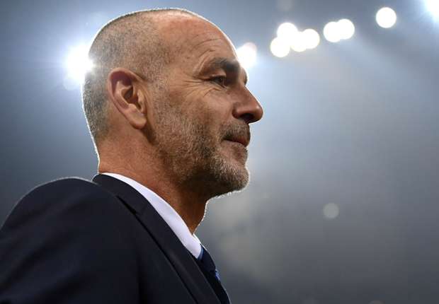 Inter bị loại, HLV Pioli chỉ trích hàng công
