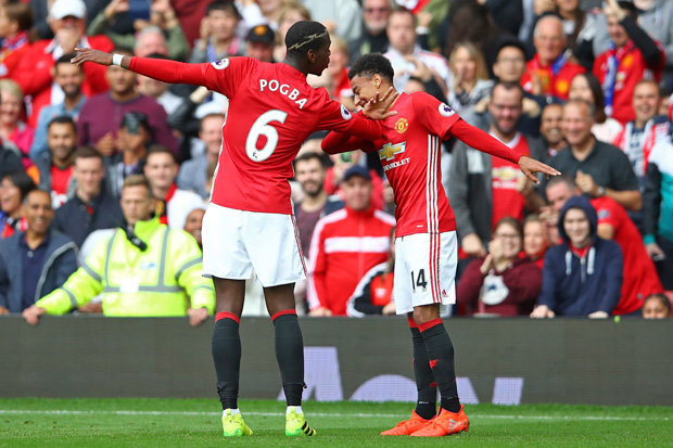 Ảnh bài viết Những tình huống vui nhộn trên sân cỏ ở mùa giải năm nay