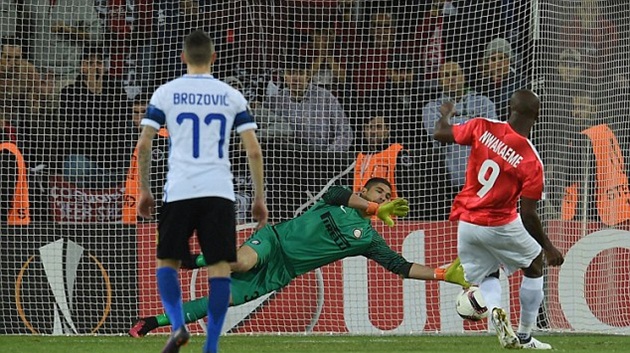 Tổng hợp Europa League: Fenerbahce, Roma có vé; Inter bị loại thất vọng