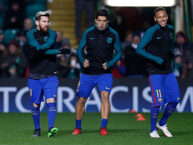 02h45 ngày 28/11, Real Sociedad vs Barcelona: Chạy đà cho Siêu kinh điển