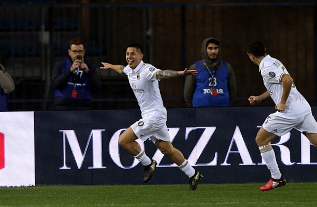 Đá bại Empoli, Milan tạm vượt mặt Roma