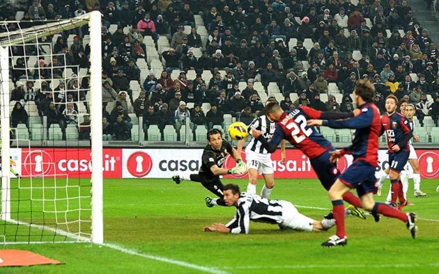 5 điểm nhấn Genoa 3-1 Juventus: Nhà vua "băng hà"