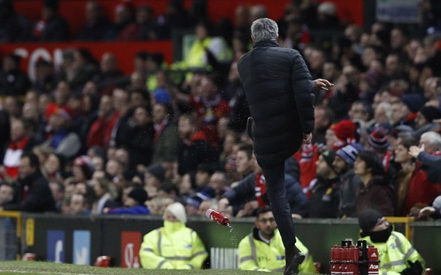Ảnh bài viết Jose Mourinho bị đề nghị cấm chỉ đạo...6 trận