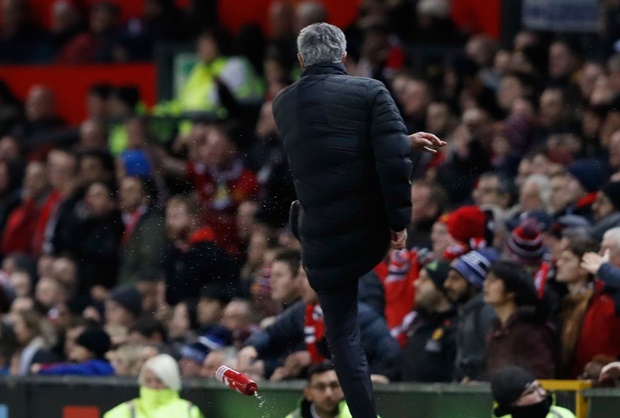 Ảnh bài viết Mourinho khiến giới chủ Man Utd 'nóng mặt'