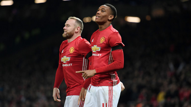 Điểm tin sáng 01/12: Man Utd vào Bán kết; Schweinsteiger tái xuất tại League Cup