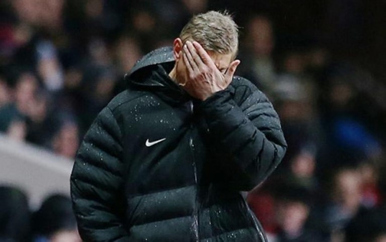 HLV Wenger nói gì khi Arsenal bị loại khỏi League Cup?