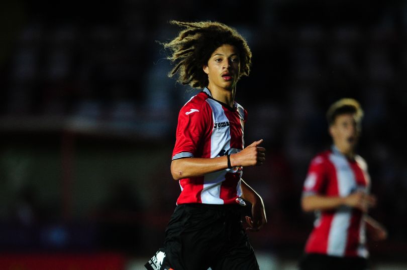 Ảnh bài viết Chiêu mộ thần đồng 16 tuổi, Liverpool ôm hận vì Arsenal?