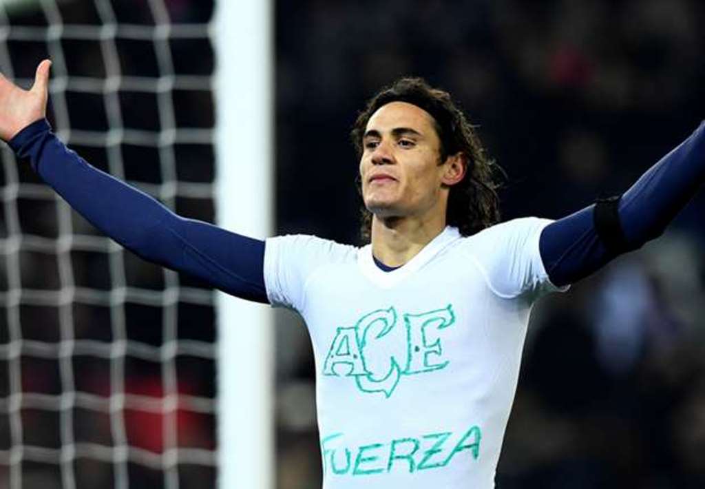 Vì Chapecoense, NHM đòi xóa thẻ phạt cho Cavani