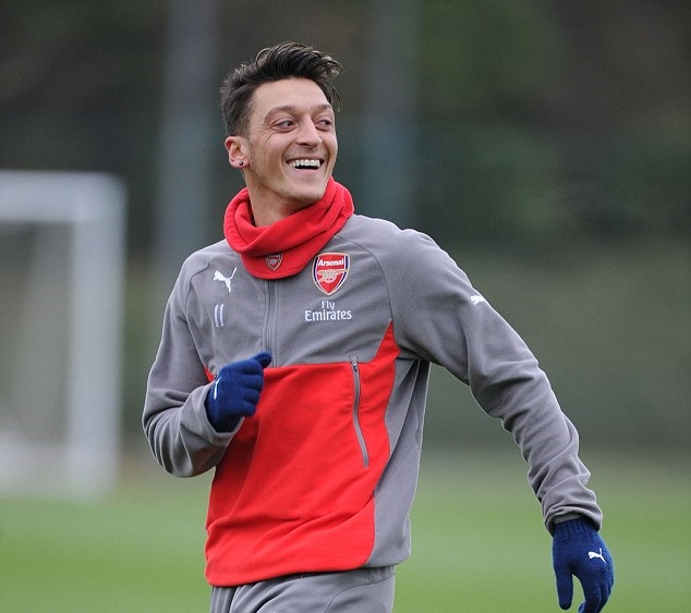 Ảnh bài viết Tiết lộ của Oezil lại khiến NHM Arsenal hoang mang