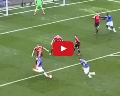 Chiến thắng 3-0 của Man United trước Everton mùa 2015/16