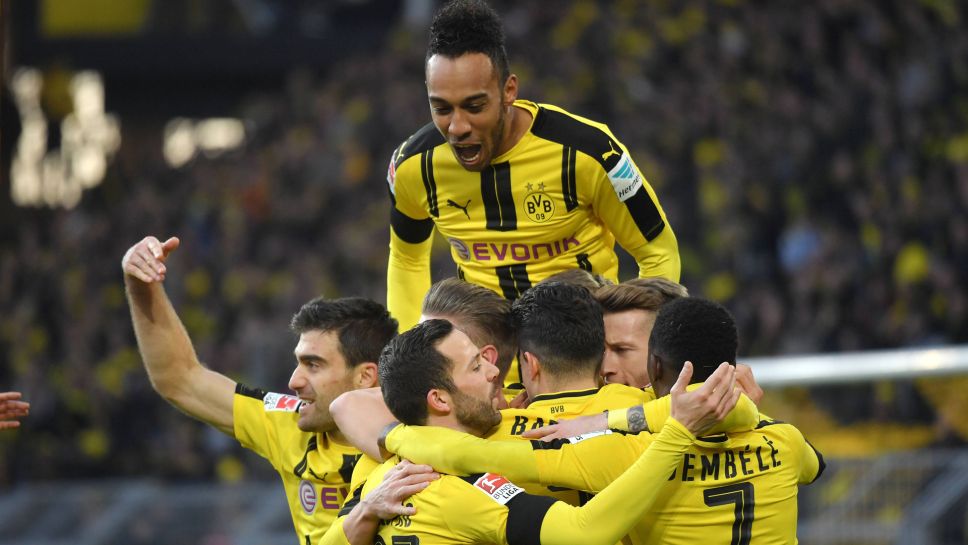 Marco Reus trở lại, Aubameyang sung sướng
