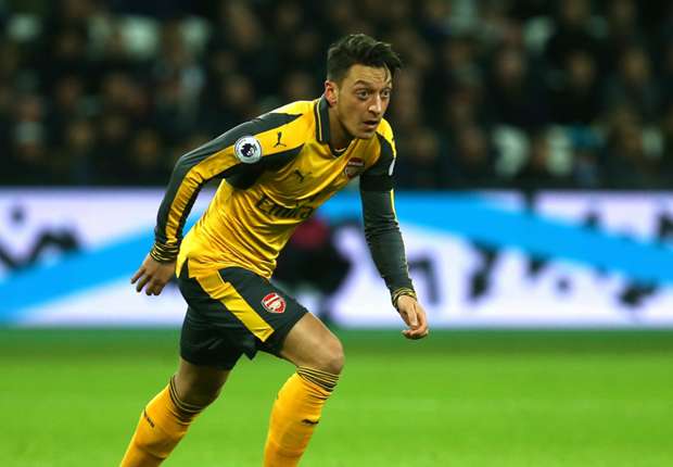 Ảnh bài viết Tháng 11 giông bão cũng "ám ảnh" Mesut Oezil