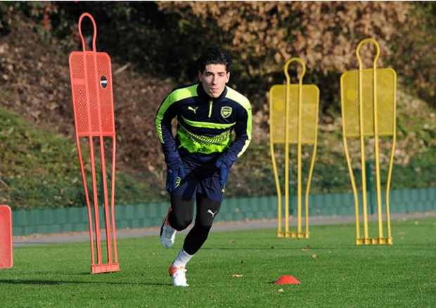Bellerin và một loạt sao Arsenal đồng loạt trở lại luyện tập
