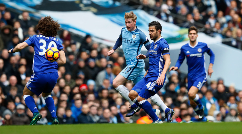 ĐHTB vòng 14 Premier League: Fabregas tái xuất; "cánh chim lạ" Fraser