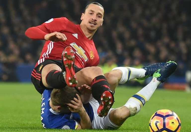 Ảnh bài viết Đối mặt án phạt, Ibrahimovic lên tiếng thanh minh