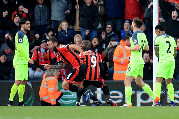Thua Bournemouth, hàng thủ Liverpool đón 'bão chỉ trích'