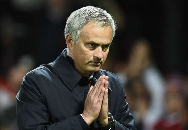 Mourinho hết thời, Man Utd cách thời đỉnh cao ngàn dặm