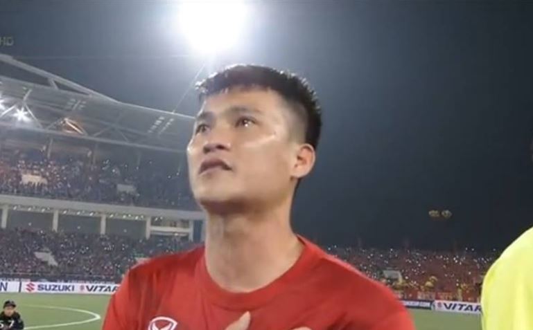 Ảnh bài viết Xúc động với những giọt nước mắt của Công Vinh khi hát Quốc ca