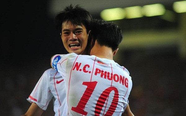 Ảnh bài viết Điểm tin tối 10/12: Xong tương lai Fellaini; Công Phượng - Văn Toàn tái hợp