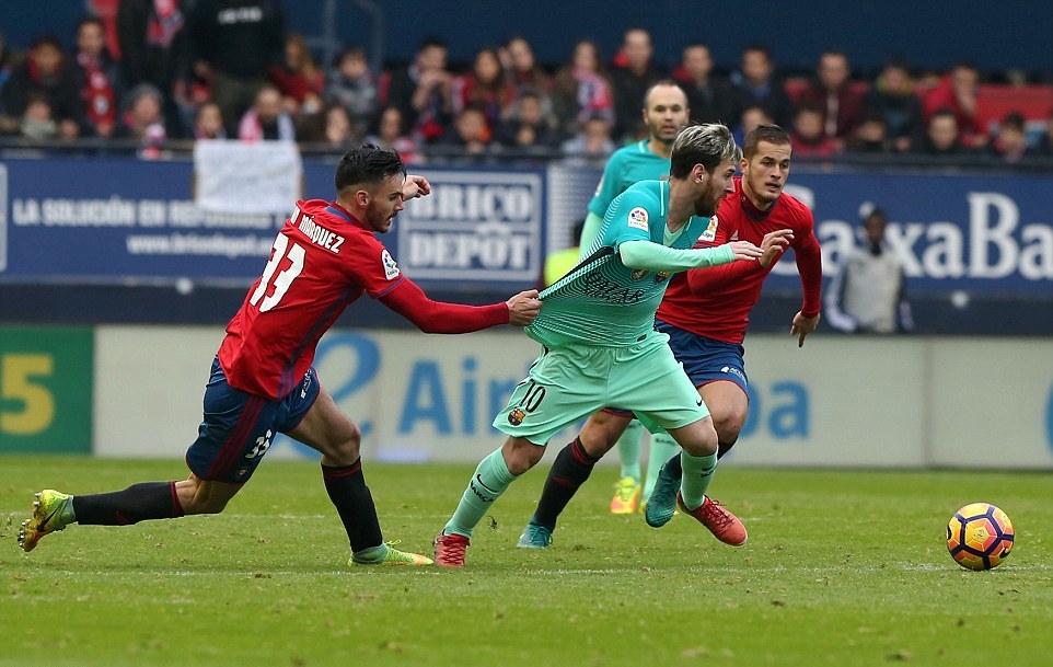 Messi ghi siêu phẩm, Barca dễ dàng đè bẹp Osasuna