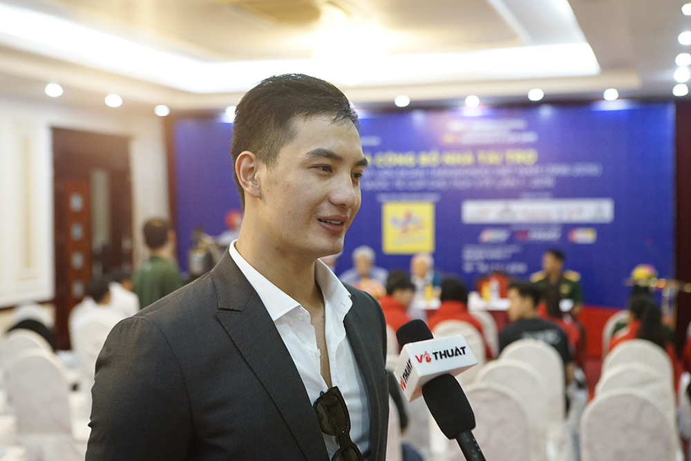 Nam vương Nguyễn Văn Sơn lịch lãm tham dự Lễ kỷ niệm 20 năm thành lập Liên đoàn Taekwondo Việt Nam