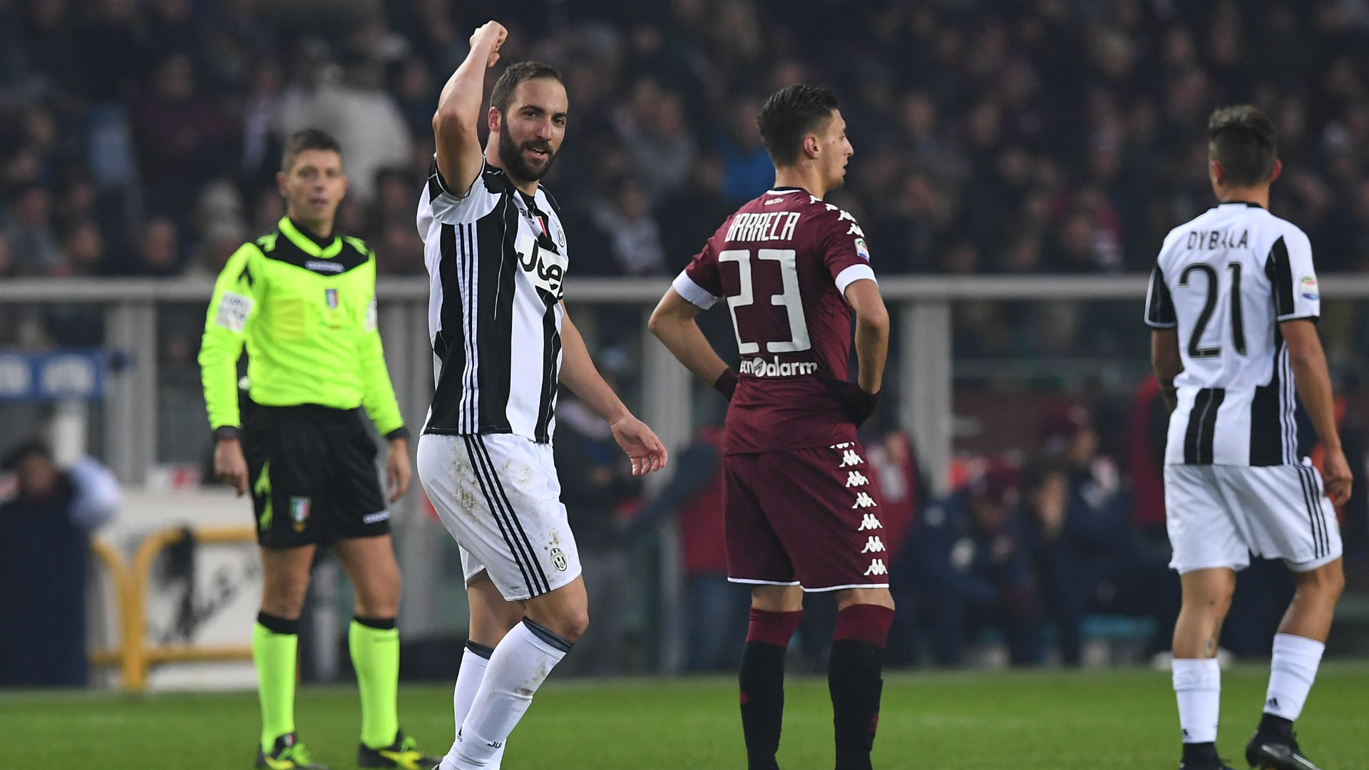 Higuain có cú đúp, Juventus ngược dòng đánh bại Torino