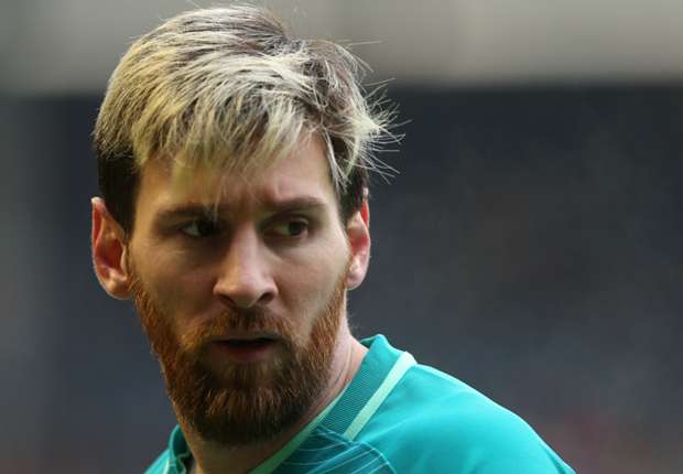 Messi chưa đả động gì đến hợp đồng mới