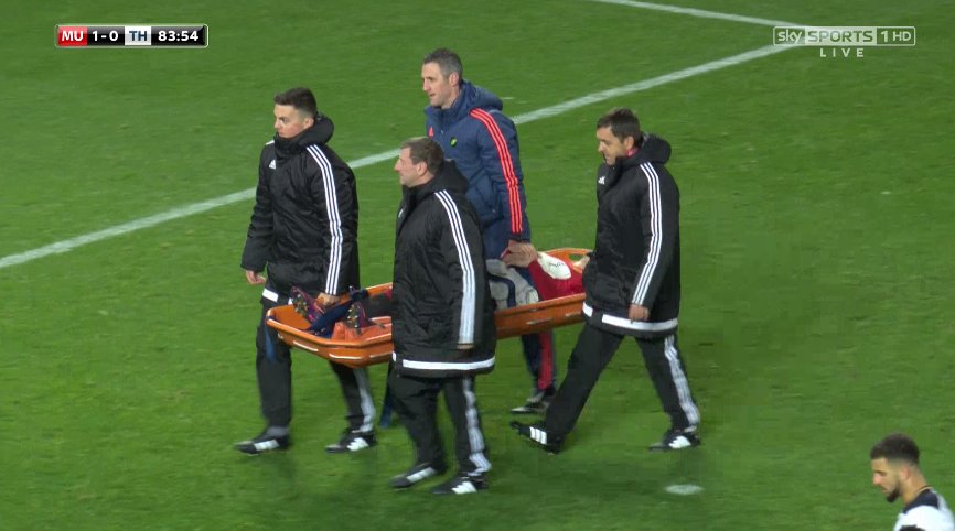 Ảnh bài viết Mkhitaryan khiến CĐV Man Utd 'đứng ngồi không yên'