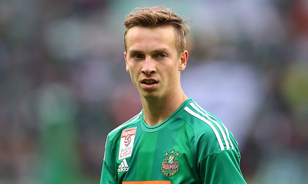 Ảnh bài viết Top 20 bàn thắng theo kiểu "hay không bằng hên"