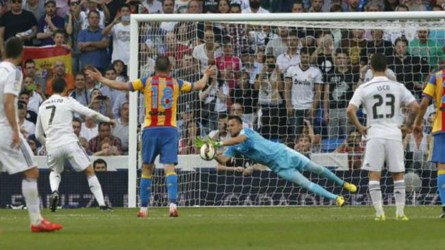 "Vua Penalty" của La Liga có nạn nhân mới