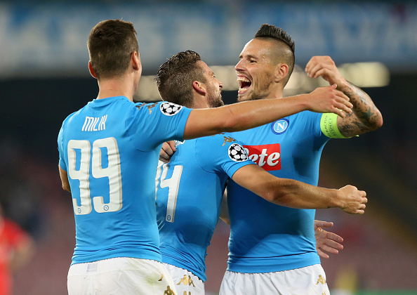 Vùi dập Cagliari, Napoli áp sát top 4