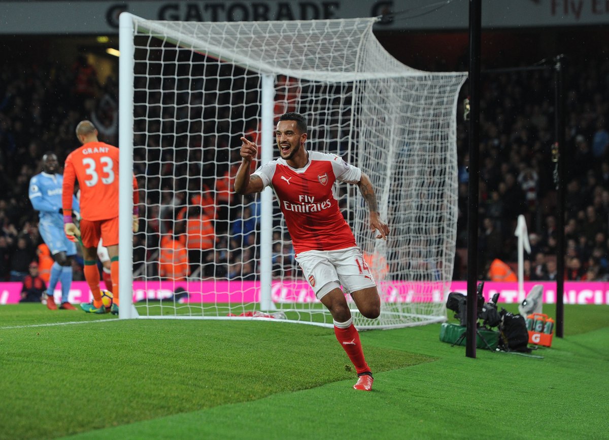 Ảnh bài viết Walcott cán mốc ghi bàn ở Arsenal