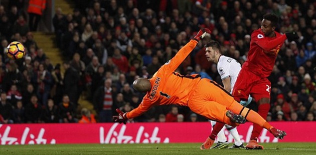 Randolph mắc sai lầm, West Ham mất 2 điểm đầy tiếc nuối