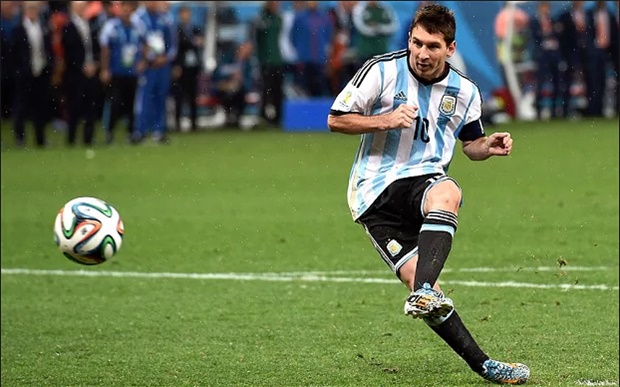 Top 7 'kèo trái' xuất sắc nhất trong lịch sử: Messi vượt mặt Maradona