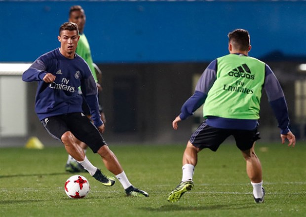 Hậu QBV, Ronaldo lại 'cháy' hết mình trên sân tập của Real