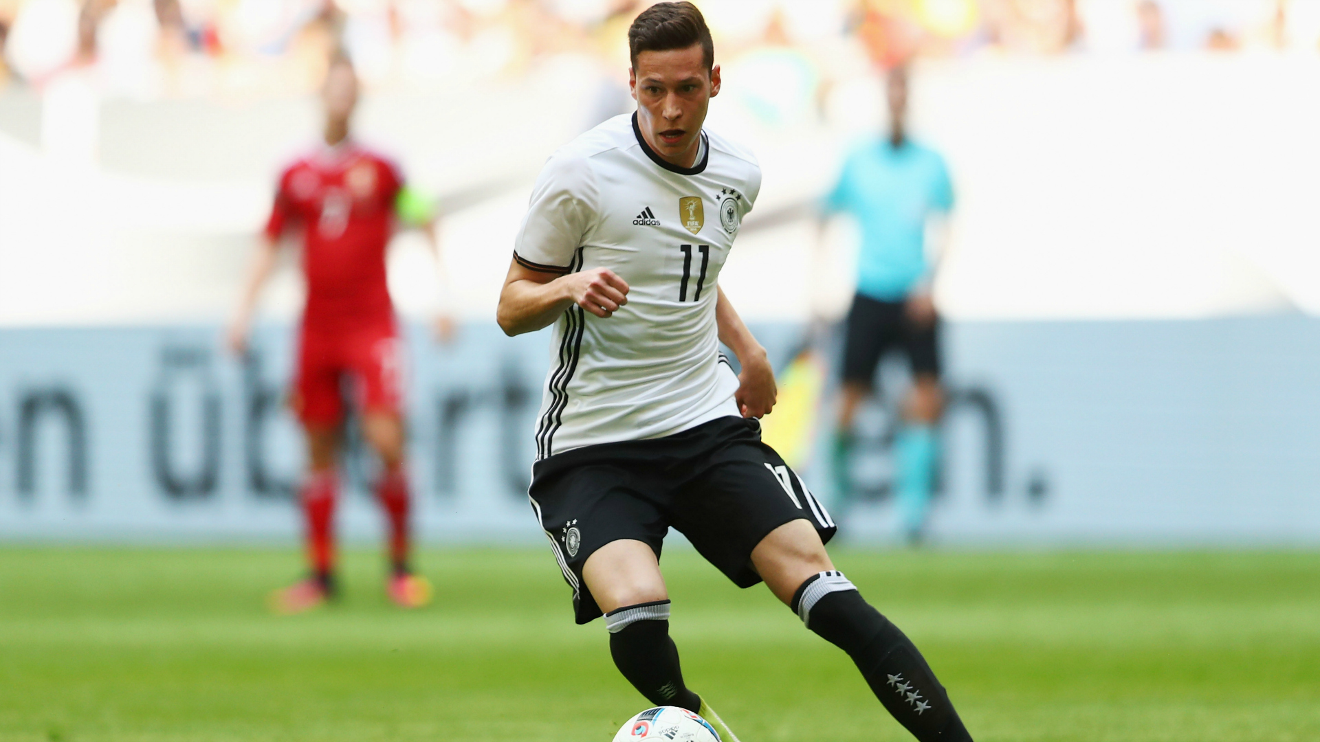 Arsenal gặp đối thủ đáng gờm trong thương vụ Julian Draxler