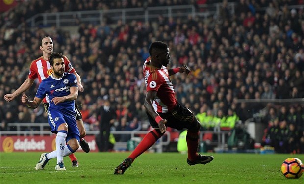 Ảnh bài viết Fabregas ghi bàn vào lưới Sunderland thì có gì lạ?