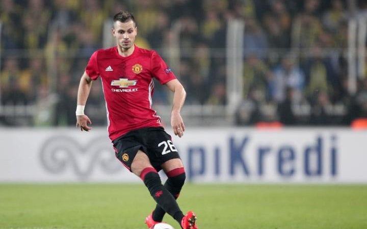 Morgan Schneiderlin thể hiện ra sao mùa 2015/16?