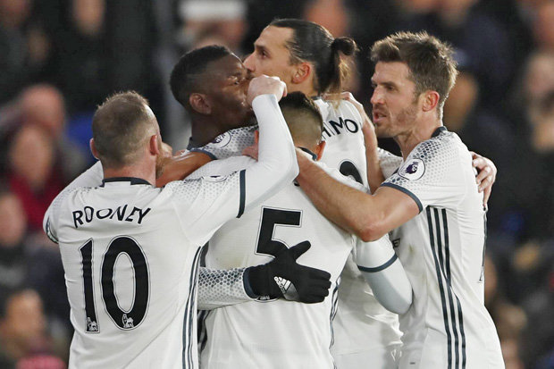 Ảnh bài viết TRANH CÃI nảy lửa: Trọng tài 2 lần suýt cướp thắng lợi của M.U