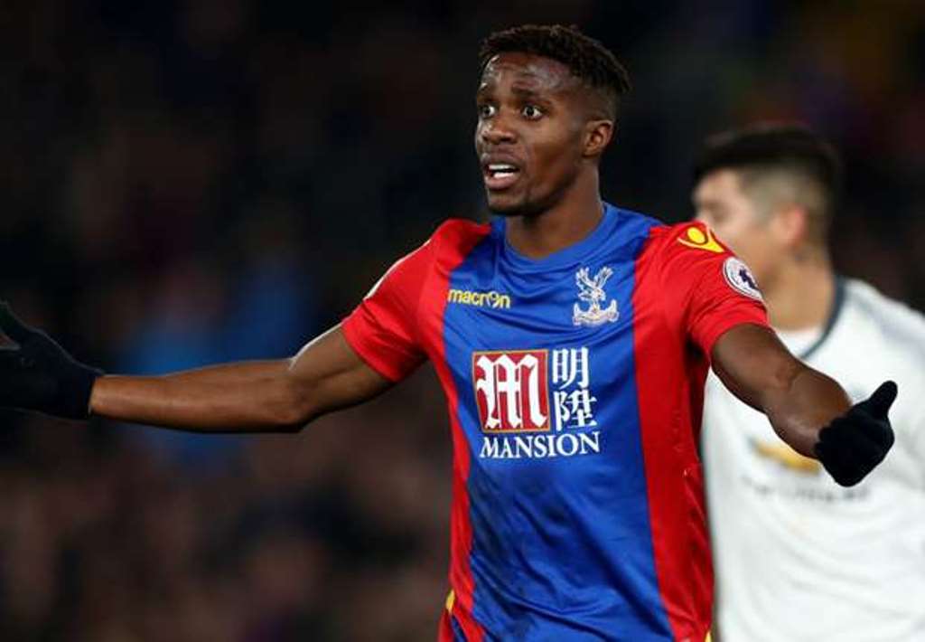 Ảnh bài viết Vào bóng cả 2 chân, Rojo vẫn được Mourinho khen 'phi thường'