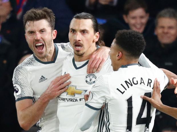 Ảnh bài viết ĐHTB vòng 16 Premier League: Diego Costa mất tích, Ibra sắm vai "cứu tinh"