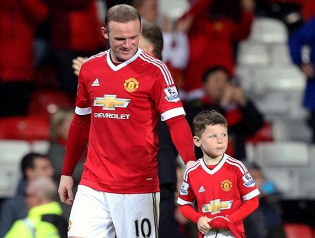 Ảnh bài viết Rooney cho con trai sang kình địch Man City học đá bóng