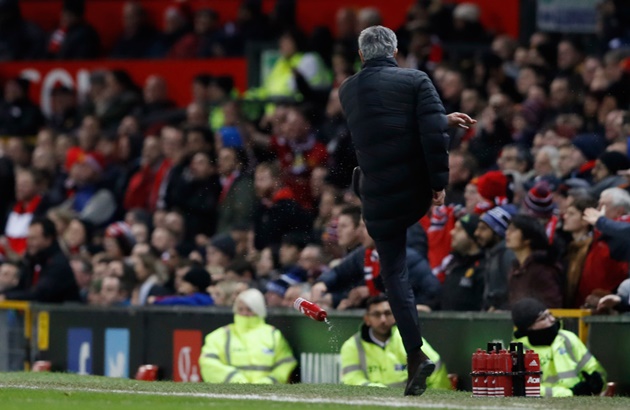 Ảnh bài viết Vì sao Mourinho bị cấm chỉ đạo 1 trận?