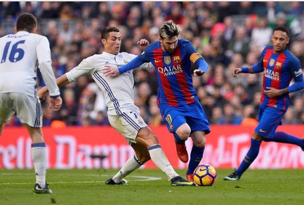 Ronaldo không cùng đẳng cấp với Messi
