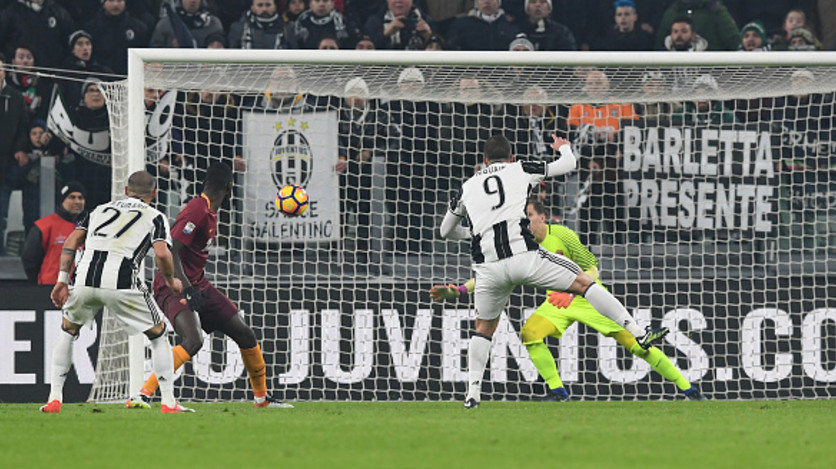 Higuain lóe sáng, Juventus tạm thời 'cắt đuôi' Roma