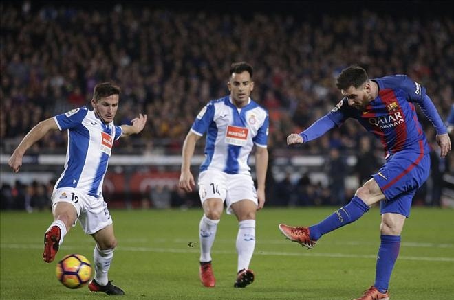 Barcelona 4-1 Espanyol: Derby của Messi