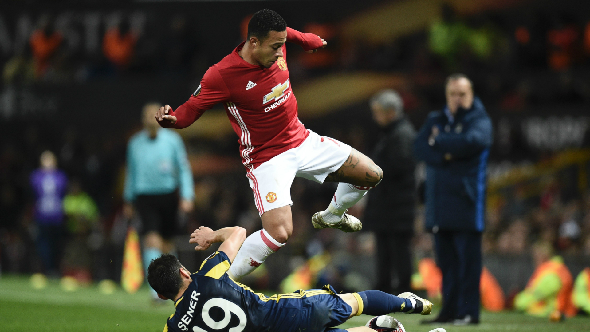 Ảnh bài viết Đàn anh hối thúc Depay rời M.U để cứu vãn sự nghiệp