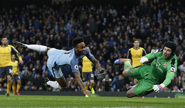 Petr Cech đang ở đáy sự nghiệp kể từ khi đến Anh