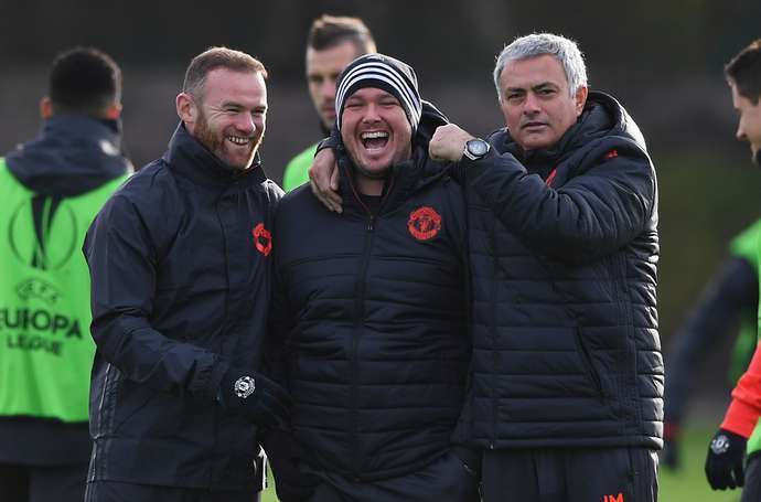 Ảnh bài viết Lộ thời gian BLĐ M.U muốn giữ chân Mourinho