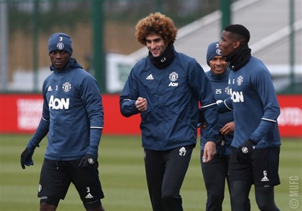 Rời Milan, Fellaini vui vẻ trở lại tập luyện cùng Man Utd